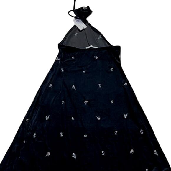 NWT WeWoreWhat Embroidered Flower Velvet High Neck Halter Midi Dress Black - Picture 7 of 16